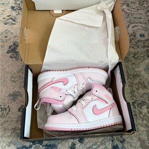 Jordan Kids Sneakers in Pink and White